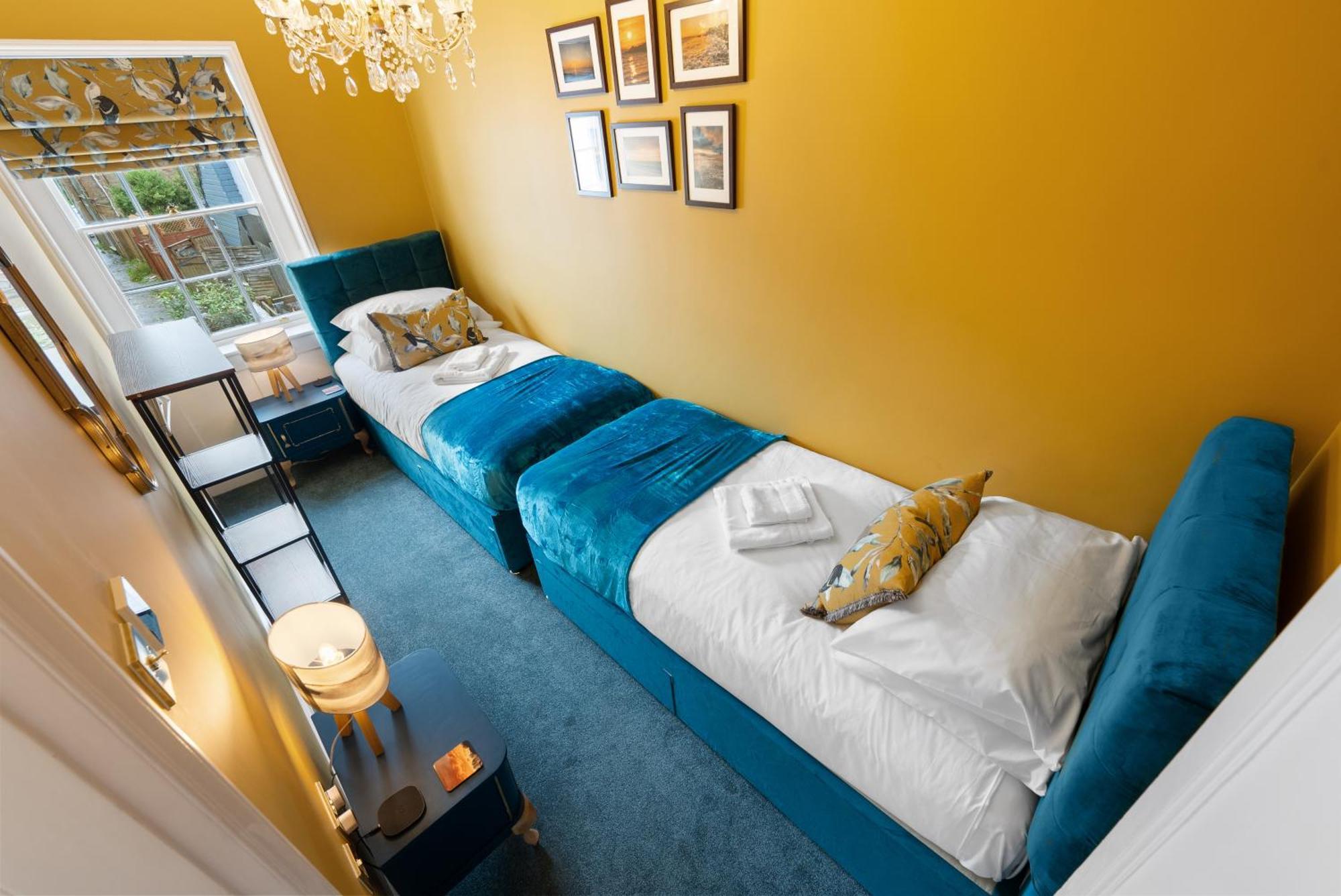 Luxury Georgian Home, Hot Tub, Sea View, Private Garden, Sleeps 6 Bognor Regis Exterior photo