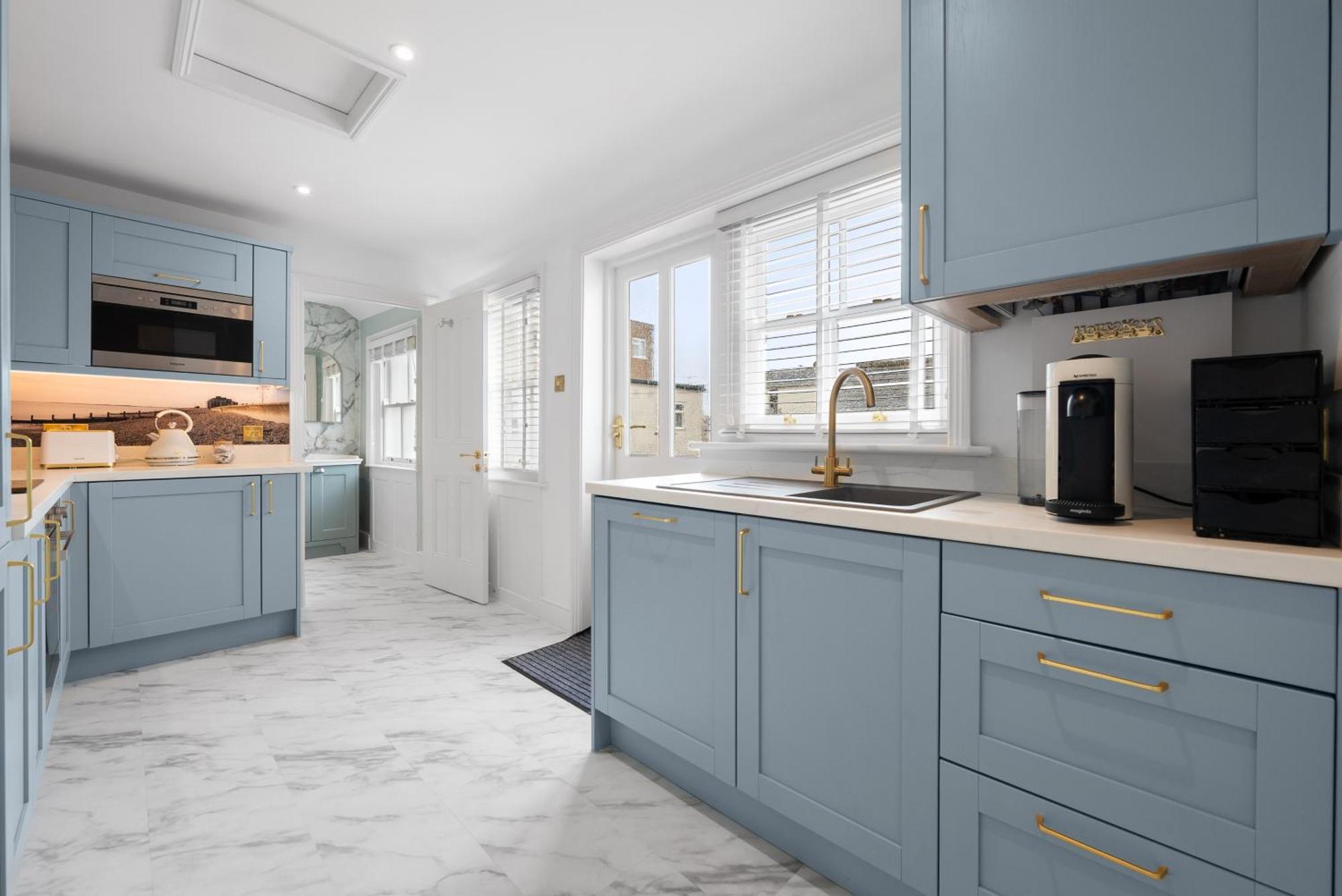 Luxury Georgian Home, Hot Tub, Sea View, Private Garden, Sleeps 6 Bognor Regis Exterior photo
