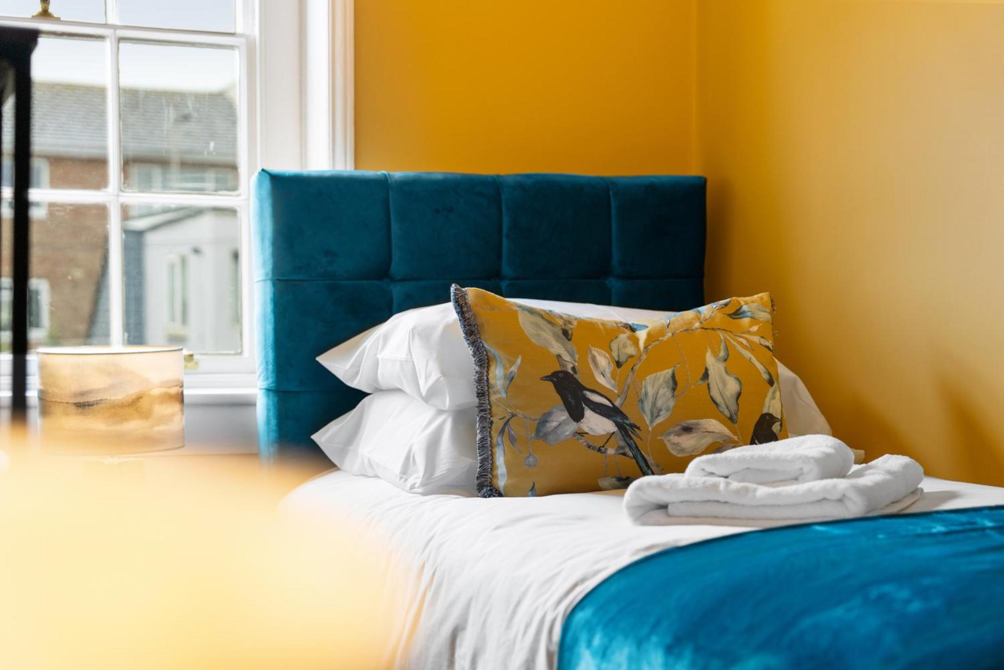 Luxury Georgian Home, Hot Tub, Sea View, Private Garden, Sleeps 6 Bognor Regis Exterior photo