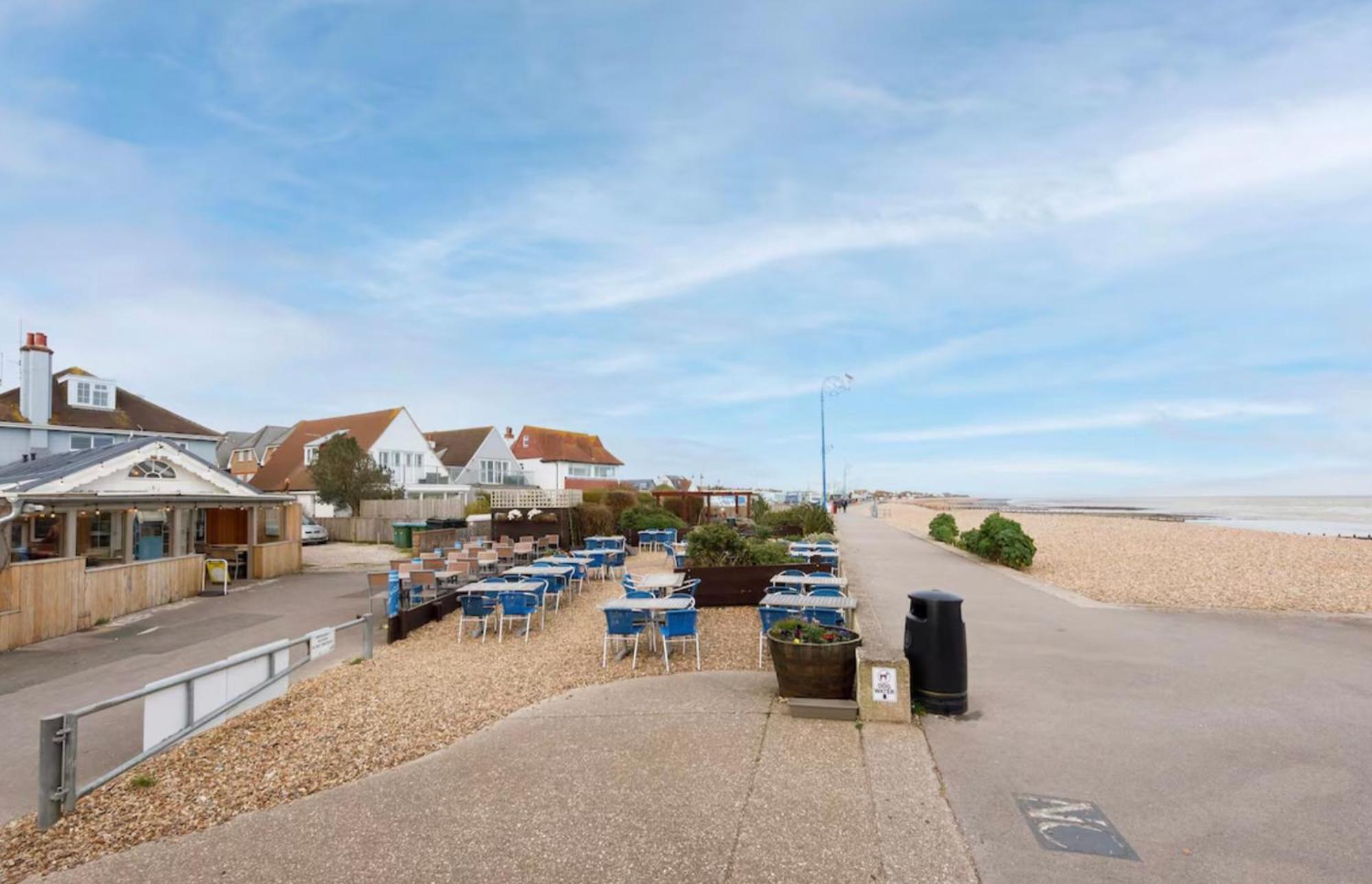 Luxury Georgian Home, Hot Tub, Sea View, Private Garden, Sleeps 6 Bognor Regis Exterior photo
